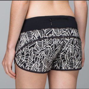 Lululemon Run Speed Short Pretty Palm Black/White Size 6
